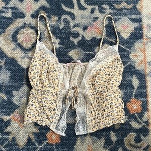 Grey Bandit floral tie front top